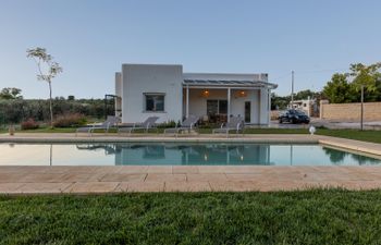 A Sun-Kissed Sojourn Holiday Home