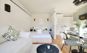 Photo of The Elegant Dream