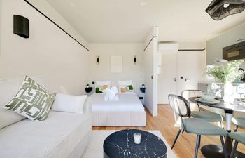 The Elegant Dream Holiday Home