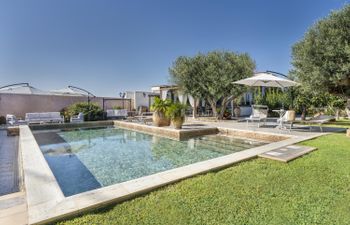 The Western Coast Holiday Home