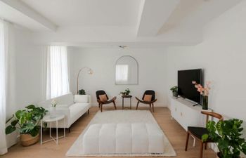 The Modern Place Holiday Home