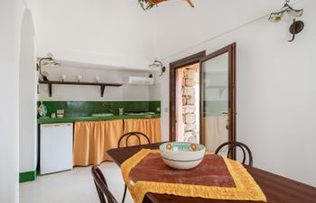 Dammuso Delight Holiday Home