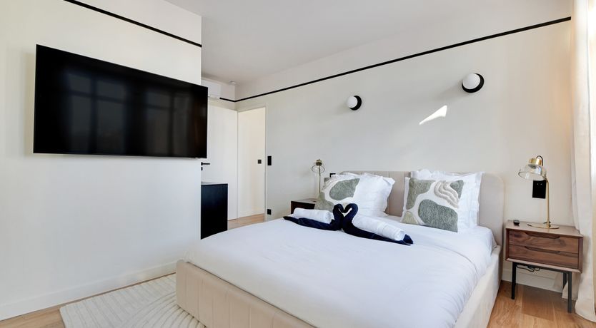 Photo of A Parisian Moon