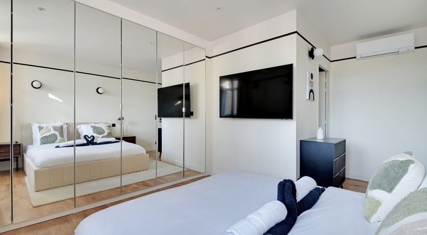 Photo of A Parisian Moon