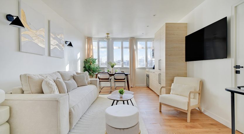 Photo of A Parisian Moon