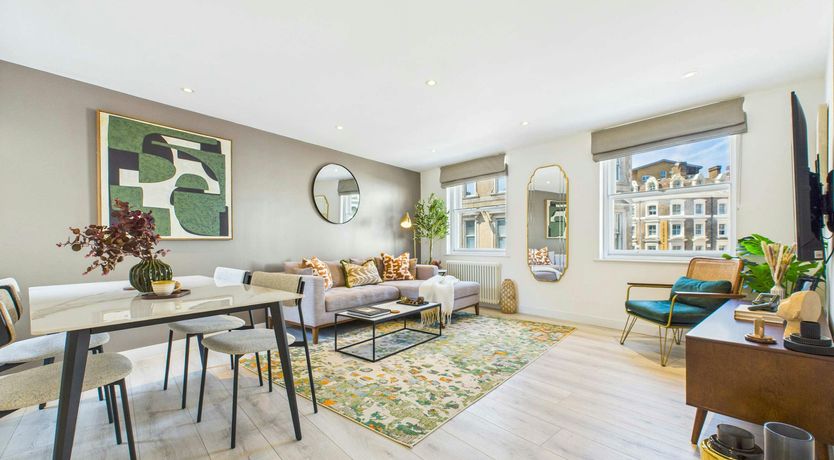 Photo of The Borough Arch