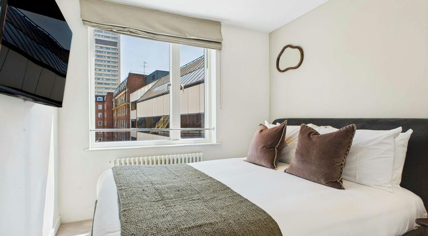 Photo of The Borough Arch