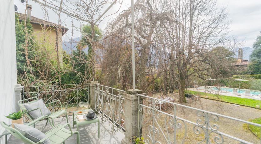 Photo of Lake Como Comfort