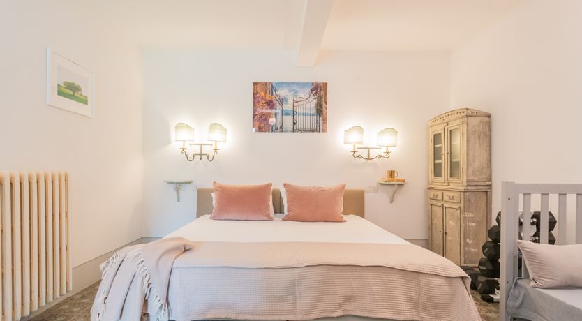 Photo of Lake Como Comfort