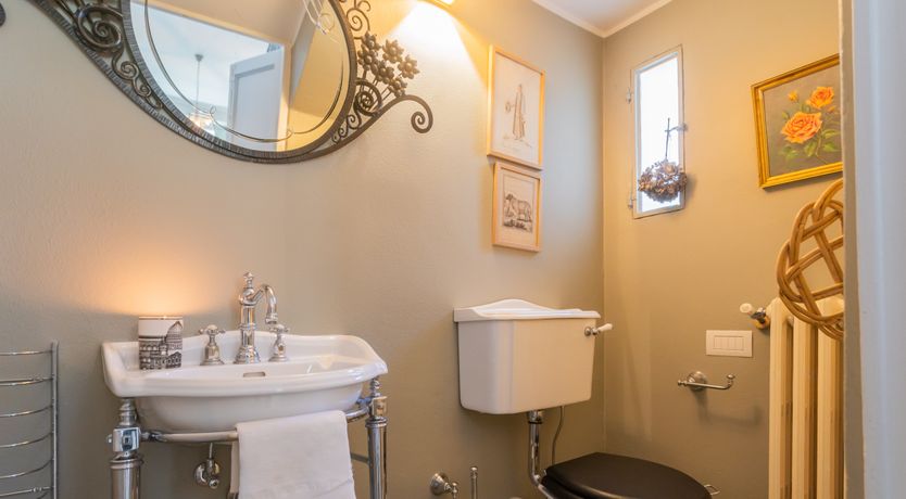 Photo of Lake Como Comfort