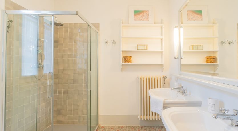 Photo of Lake Como Comfort