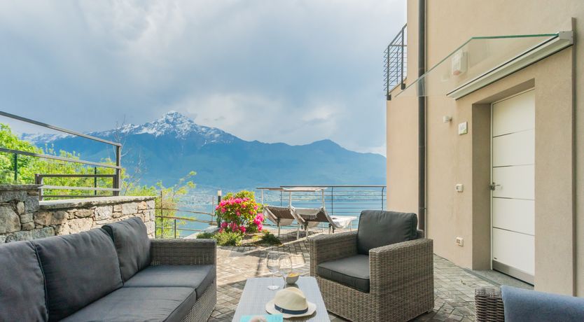 Photo of Lakeside Sunset