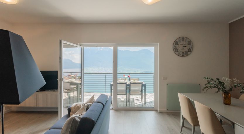 Photo of Lakeside Sunset