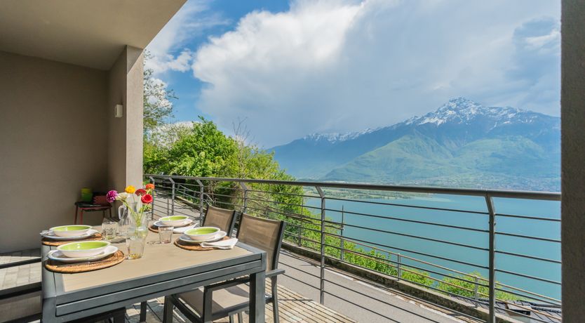 Photo of Lakeside Sunset