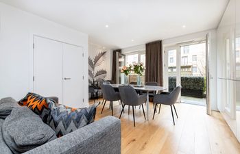 To The Riverside Holiday Home