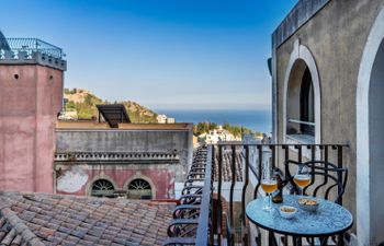 The Taormina Outlook Holiday Home