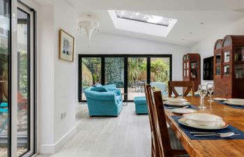 Blue-Flag Bliss Holiday Home