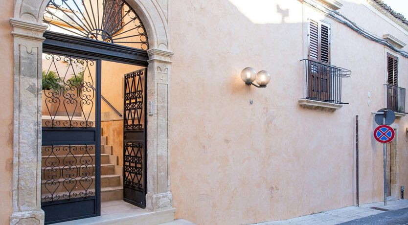 Photo of The Mirrors of Noto