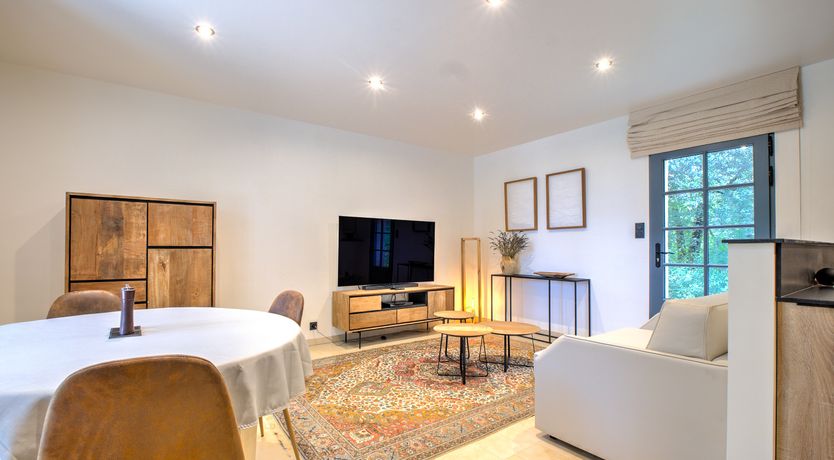 Photo of Stately Retreat