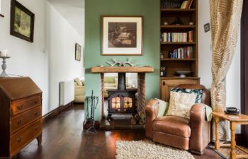 The Cottage Railway Holiday Home