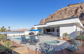 Photo of misty-mountain-hideaway