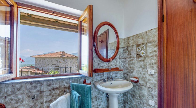 Photo of Chestnut Woods