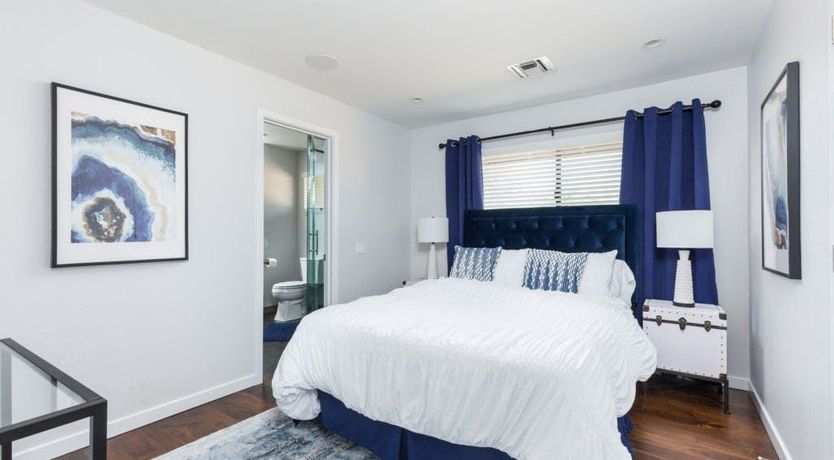 Photo of The Blue Pearl