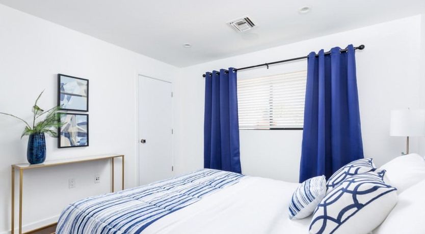 Photo of The Blue Pearl