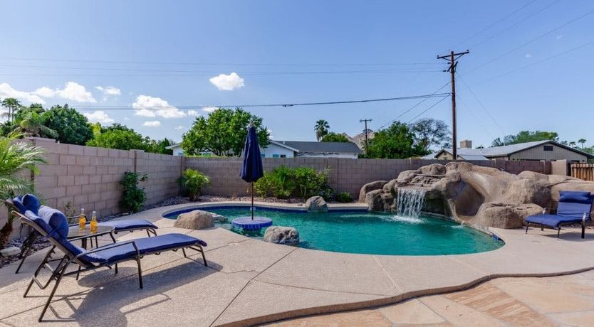 Photo of The Blue Pearl