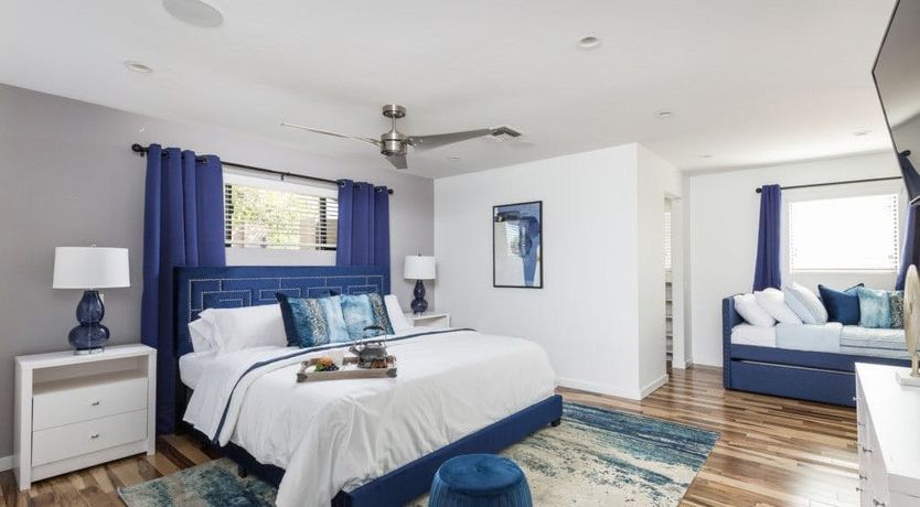 Photo of The Blue Pearl