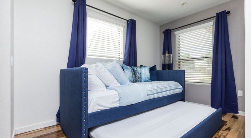 Photo of The Blue Pearl