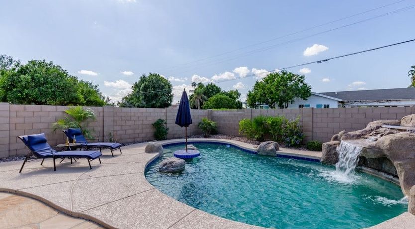 Photo of The Blue Pearl