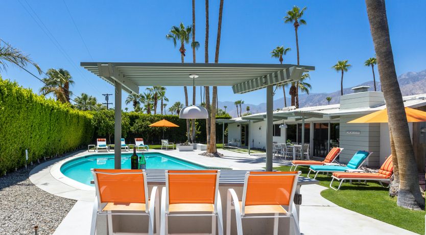 Photo of It's a Mid-Mod Thing