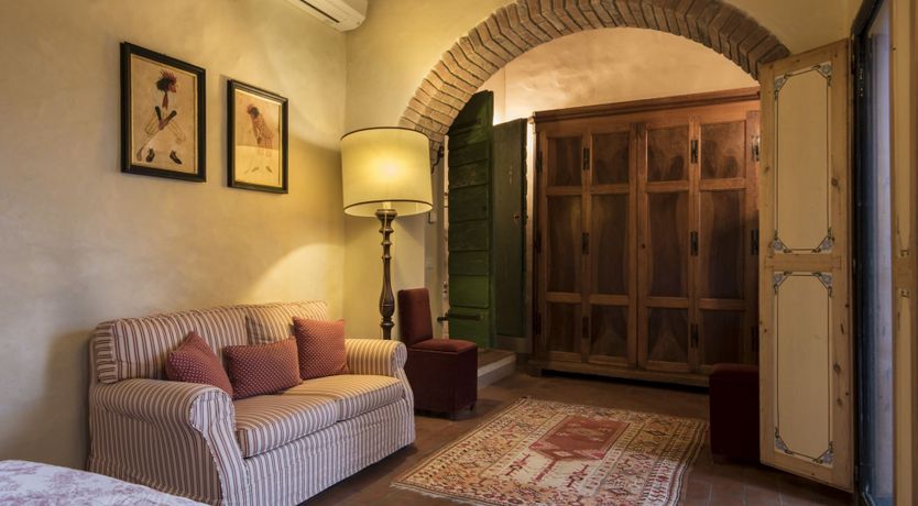 Photo of Old Vine's Jewel