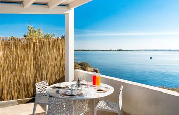 Hidden Charm Holiday Home