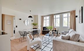 Photo of Leafy Daumesnil