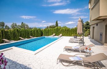 Kontrada Holiday Home