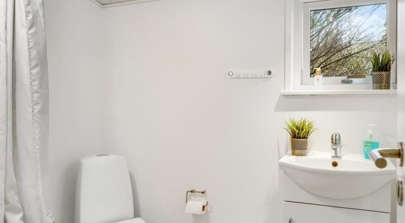 Photo of "Tekla" - 75m from the sea