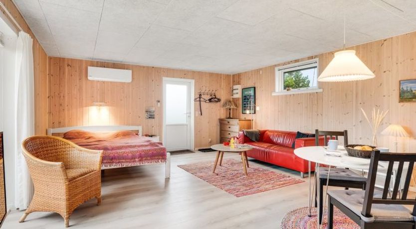 Photo of "Tekla" - 75m from the sea