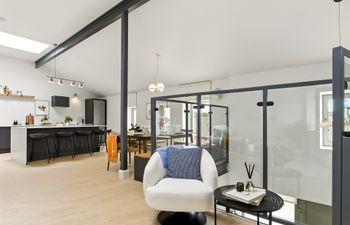 The Loft @ The Warehouse Clifden Holiday Home