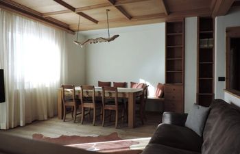 The Golden Peaks Holiday Home