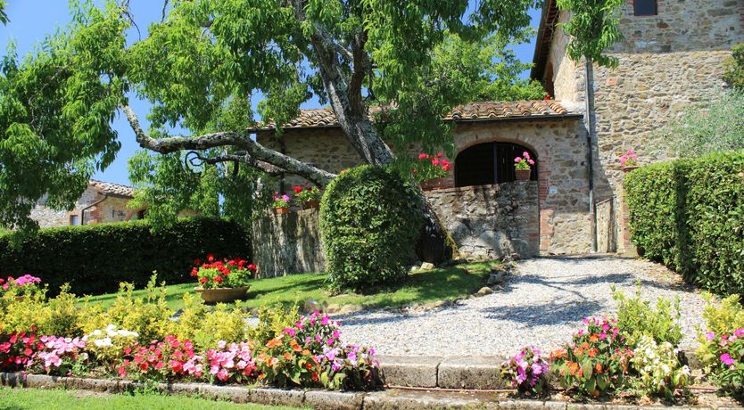 Photo of Charming Crimson Haven