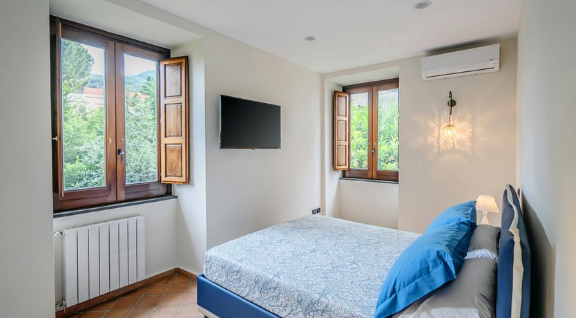 Photo of Mountains & Waves