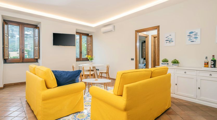 Photo of Mountains & Waves