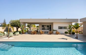 Sweet Sands Villa Holiday Home