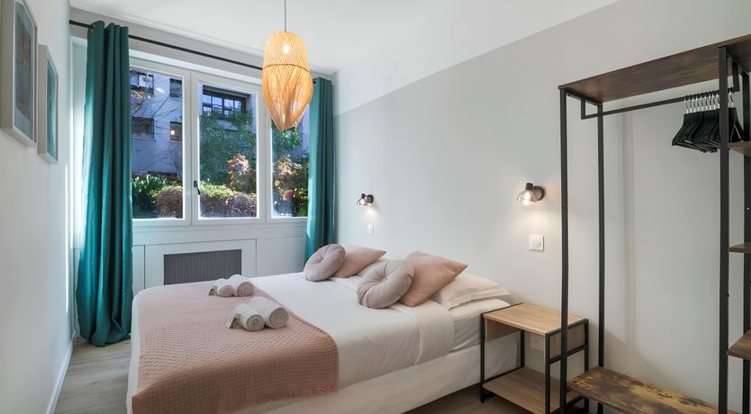 Photo of Leafy Courtyard Views