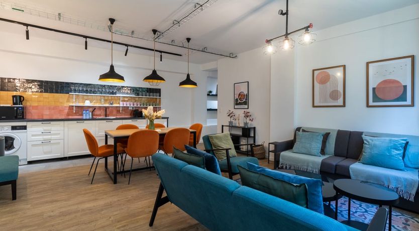 Photo of Leafy Courtyard Views