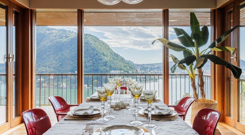 Photo of By Como Echo