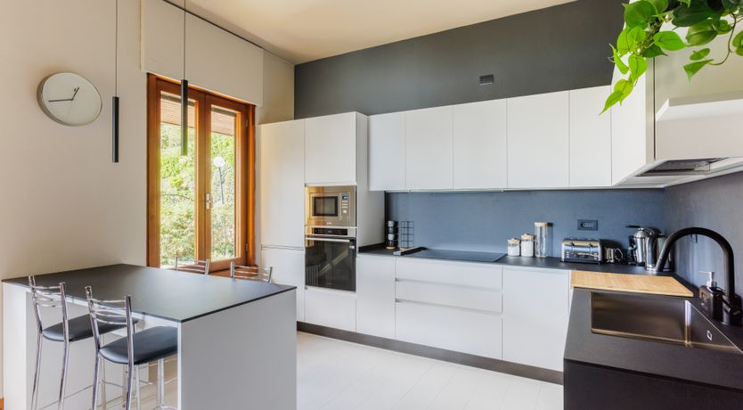 Photo of By Como Echo