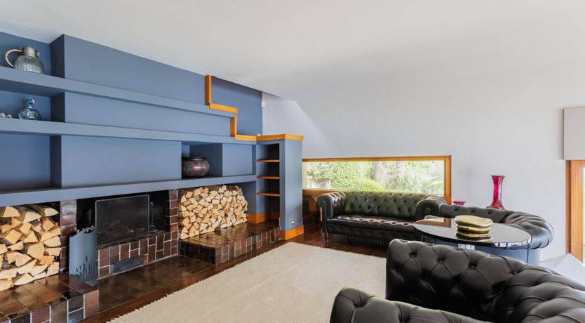 Photo of By Como Echo